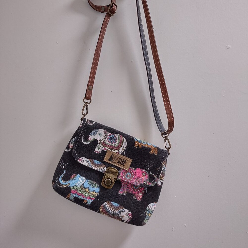 "Hand Made" Elephant Purse